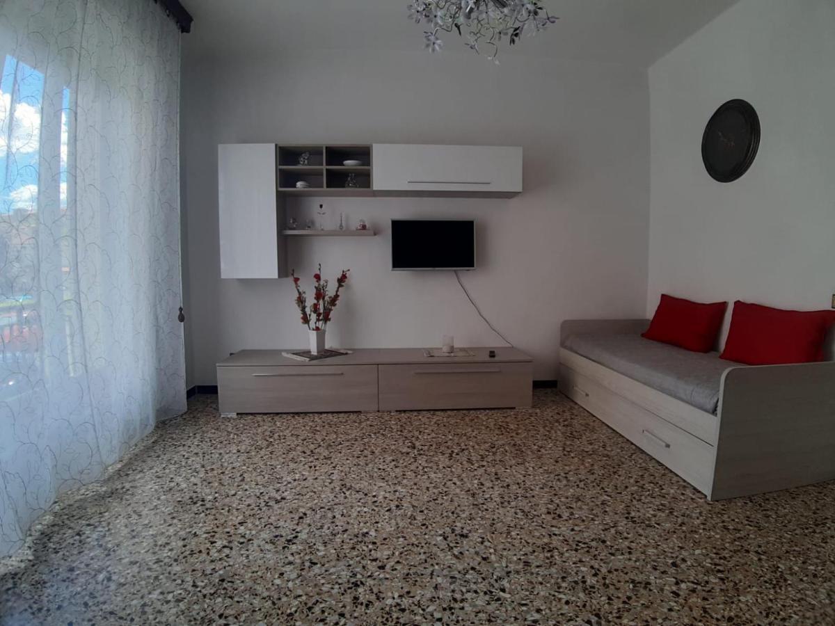 Appartamento Centrale Fino A 8 Posti Letto Pontremoli Exterior photo