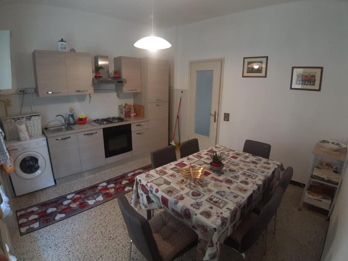 Appartamento Centrale Fino A 8 Posti Letto Pontremoli Exterior photo