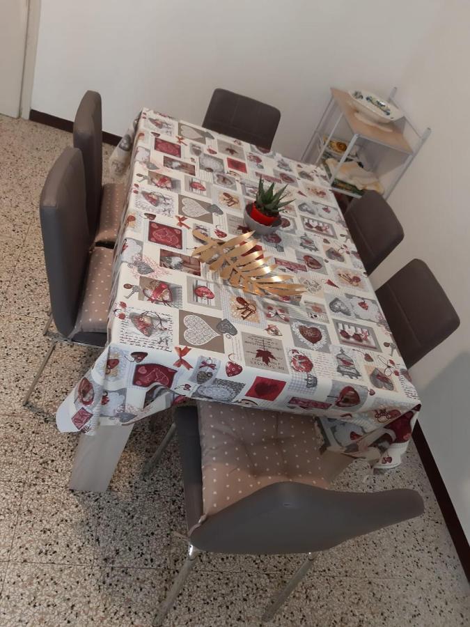 Appartamento Centrale Fino A 8 Posti Letto Pontremoli Exterior photo