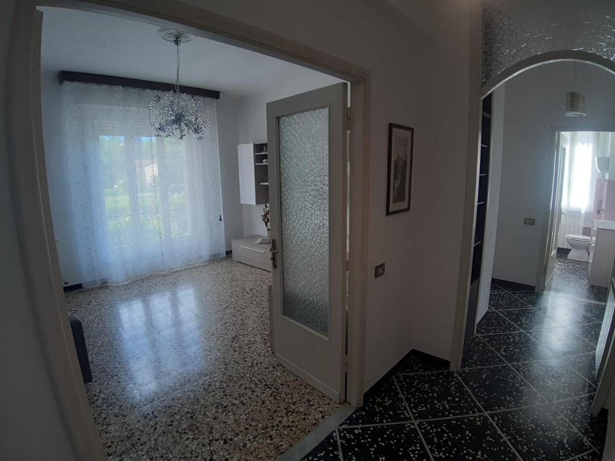 Appartamento Centrale Fino A 8 Posti Letto Pontremoli Exterior photo